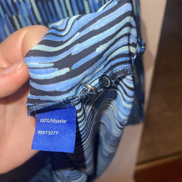 Blue Stripe Pattern Button Up - Picture 5 of 7